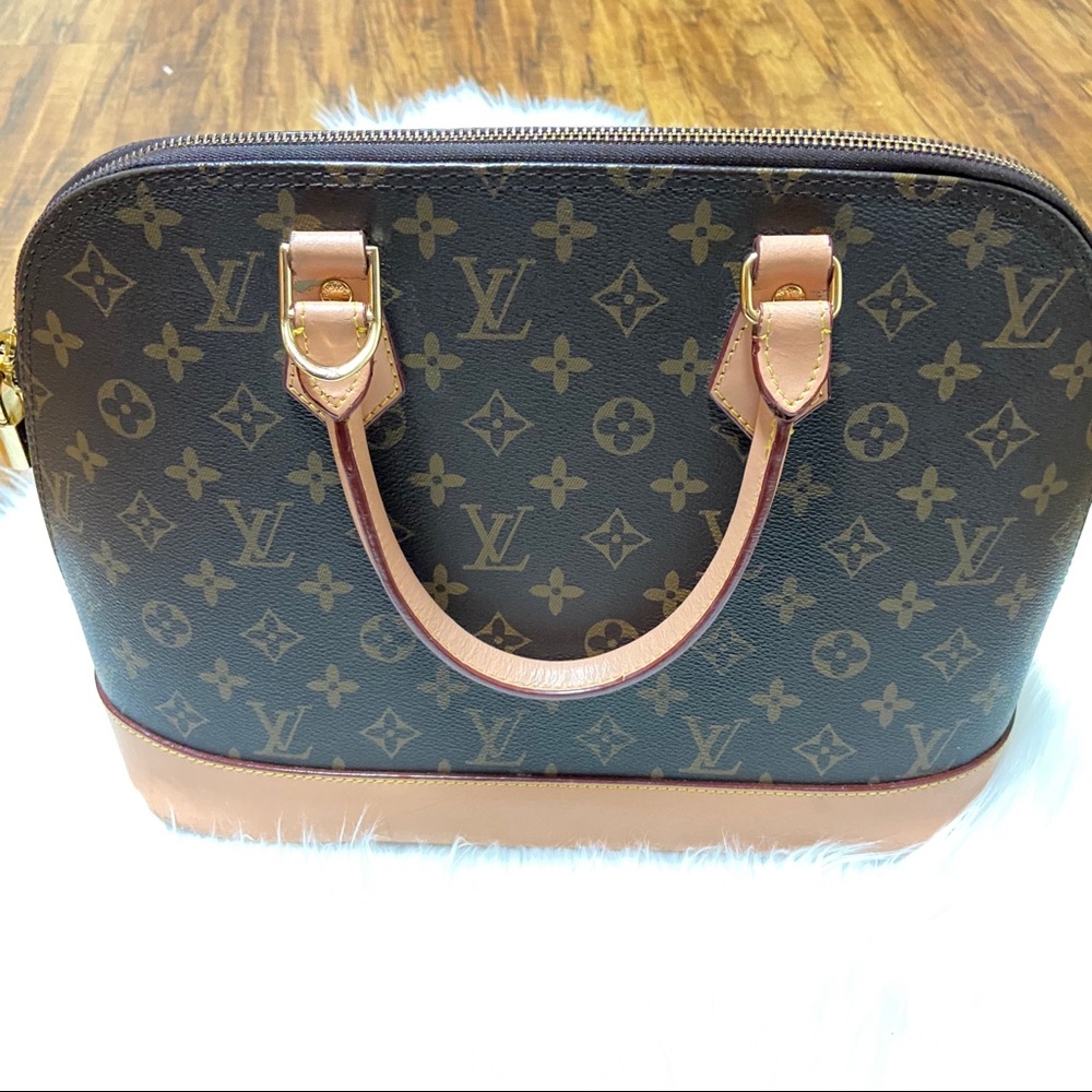 Louis Vuitton monogram Alma purse